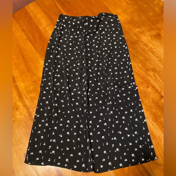 H&M Black Floral Midi Skirt - Picture 3 of 4